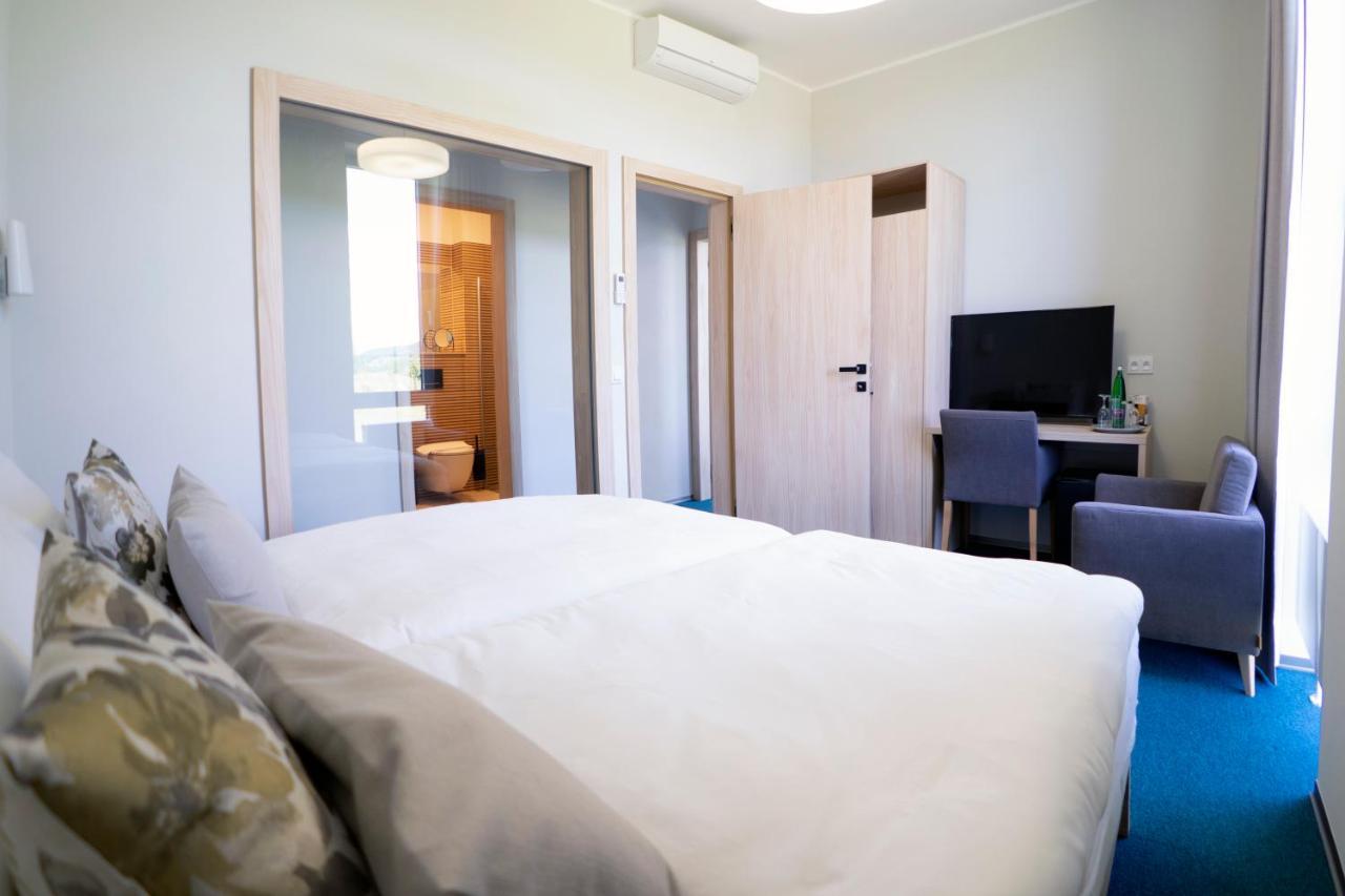 Hotel Vinice Hnanice