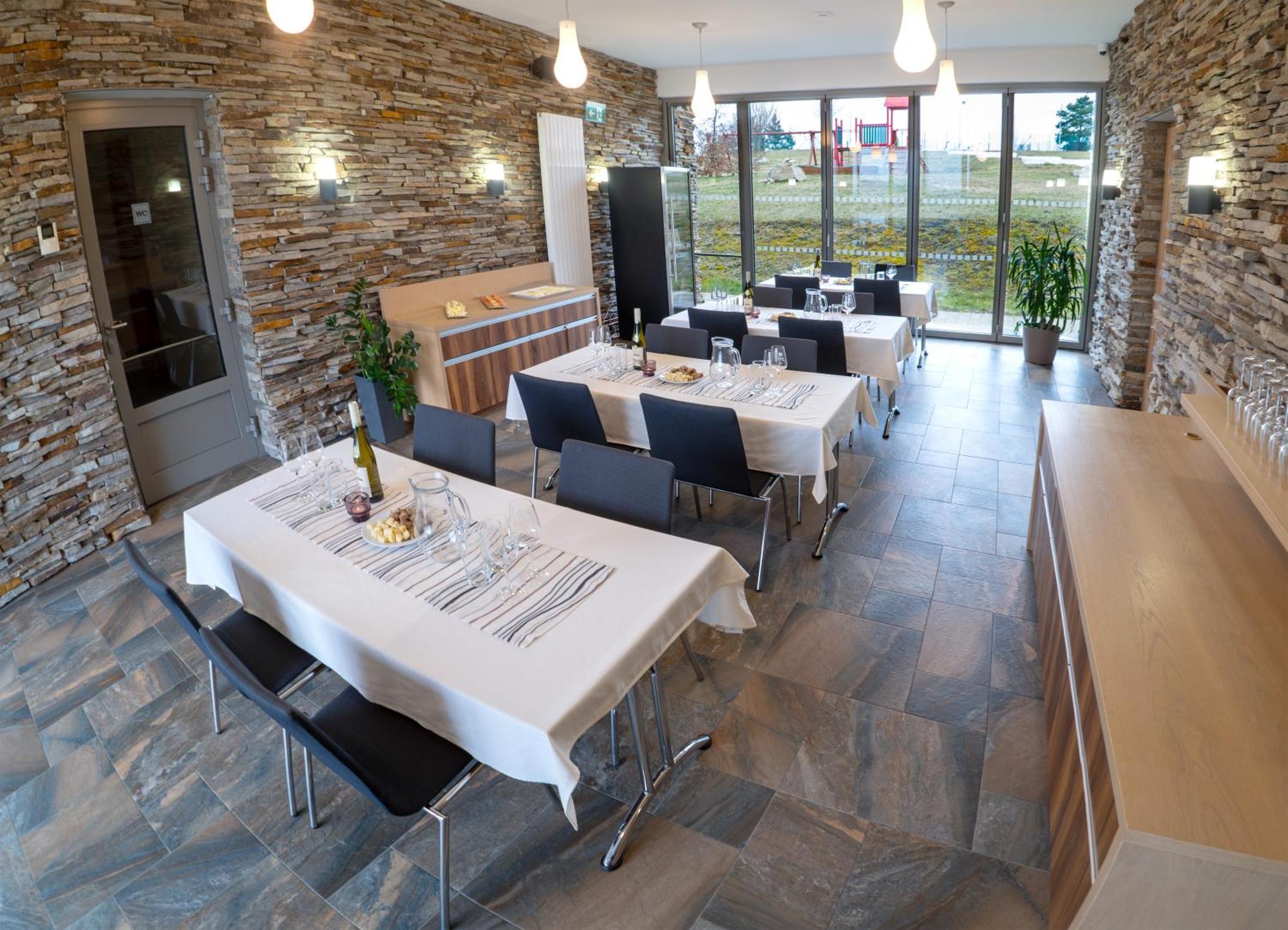 Vinice Hotel Hnanice (Znojmo)